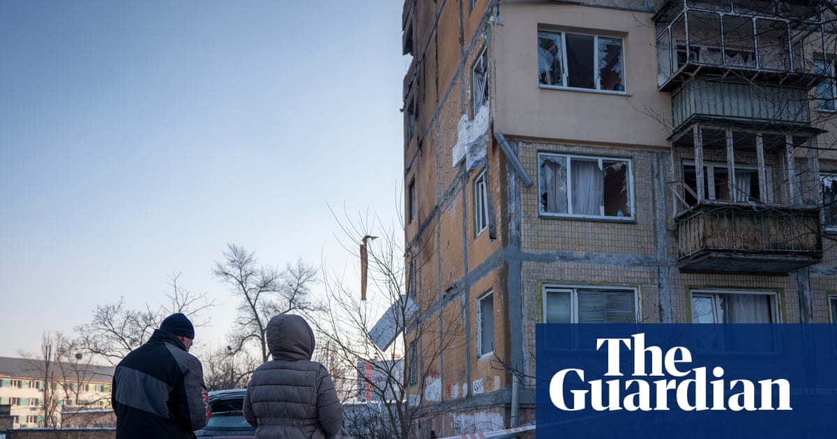 Thousands without heating on icy night in Ukraine as Russia attacks before talks