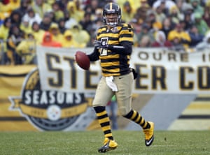 Someone needs to tell Ben Roethlisberger that horizontal stripes do little for his figure. 
