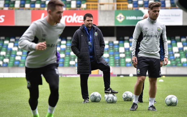 David Healy takes a training session at Windsor Park