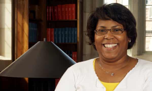 headshot of smiling woman