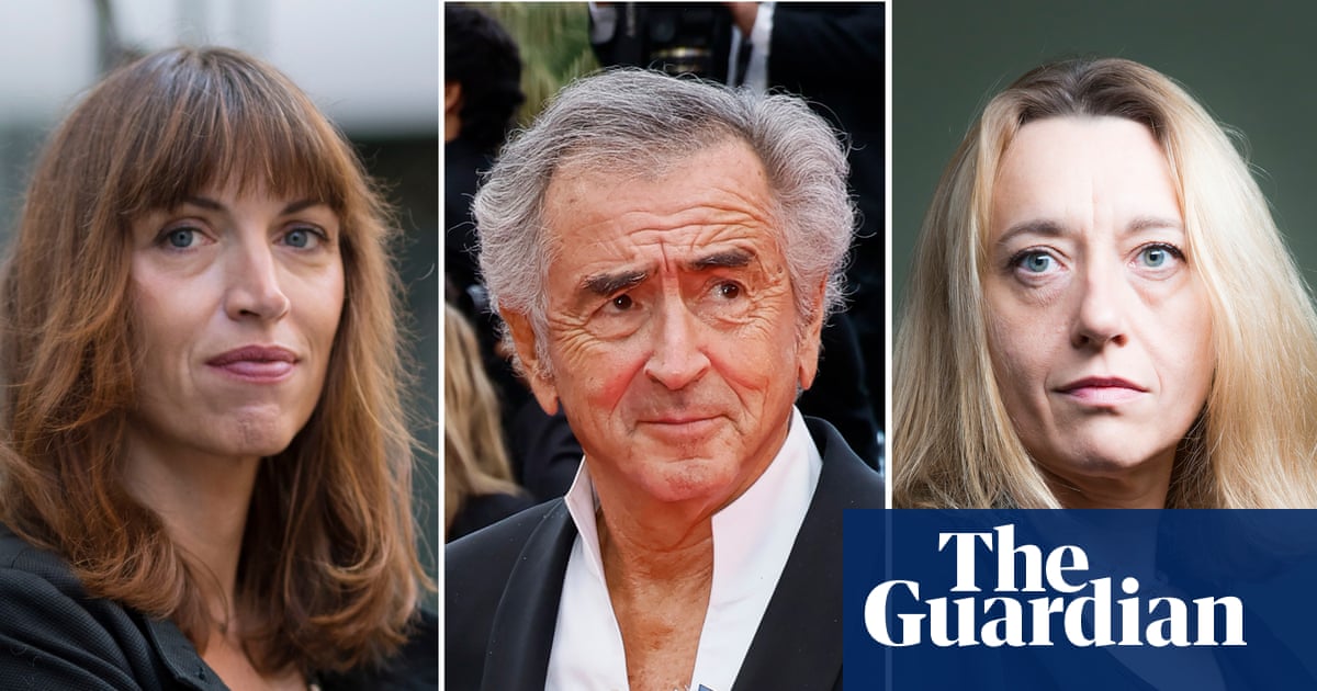 More than 100 writers quit French publisher in protest against rightwing owner Vincent Bolloré