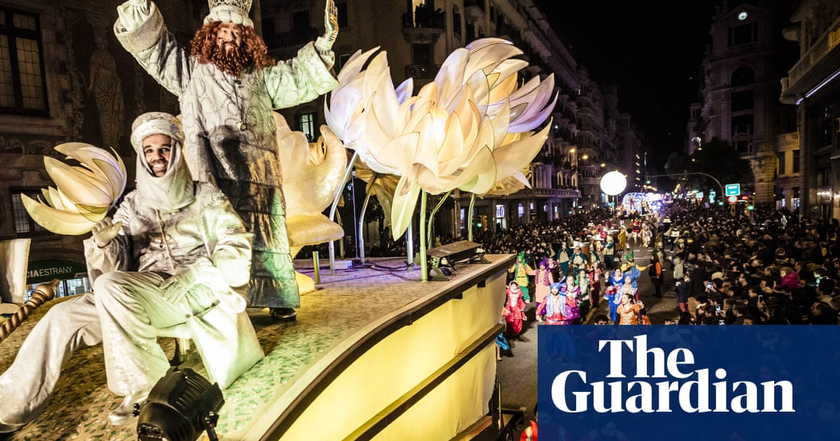 Holiday cartoons stress glasbergen cartoon holidays christmas thanksgiving family randy humor halloween winter reunion comics third relatives finds study experience Three Kings Day celebrations in Spain – in pictures | World news | The