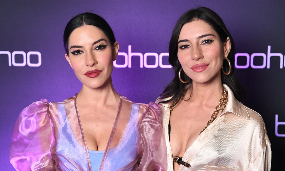 The Veronicas Hit Back After Being Kicked Off Qantas Plane Over Bag Dispute Pop And Rock The Guardian The Veronicas Hit Back After Being Kicked Off Qantas Plane Over Bag Dispute Pop And Rock The Guardian