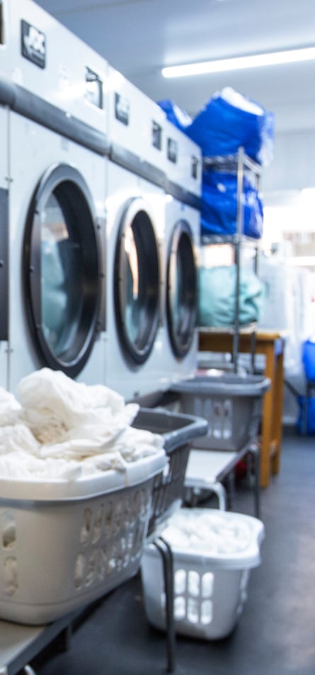 6 Effective Ways of Dry Washing Clothes on a Rainy Day Without a Dryer
