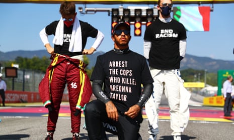 Lewis Hamilton wears his "Arrest the cops who killed Breonna Taylor" T-shirt at the Italian F1 GP.