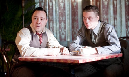 ستيفن جراهام مع مايكل بيت في فيلم Boardwalk Empire