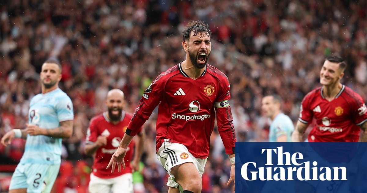 Manchester United squeeze past Burnley with controversial Fernandes penalty