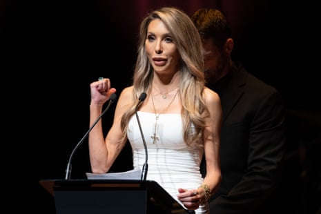 Chloe Lattanzi delivers a tribute to her mother.