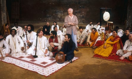 Peter Brook directing Mahabharata in the Bouffes du Nord, 1987.