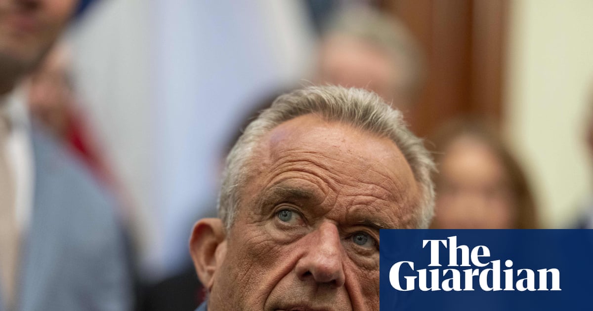 More than 1,000 health workers urge Kennedy to quit over anti-vax policies