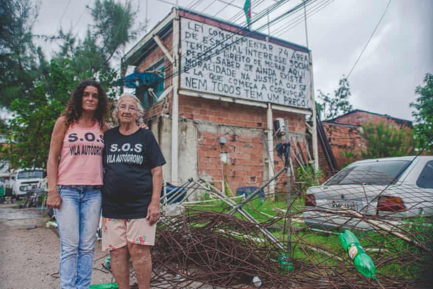 Vila Autódromo residents Sandra Maria de Souza and Dona Dalva de Oliveira.
