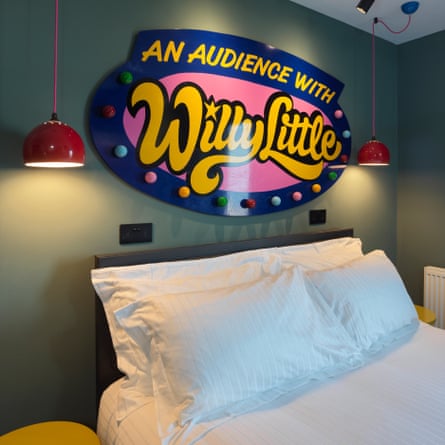Room with 'audience with Willy Little' sign