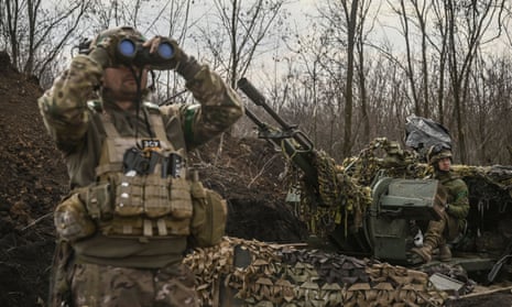 Ukrainian servicemen near Bakhmut.