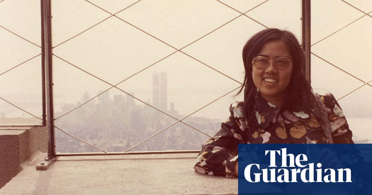 Before the fall: tourist photos of the Twin Towers pre-9/11 – in ...
