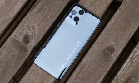OPPO Find X3 Pro Smartphone with a Snapdragon 888 5G processor