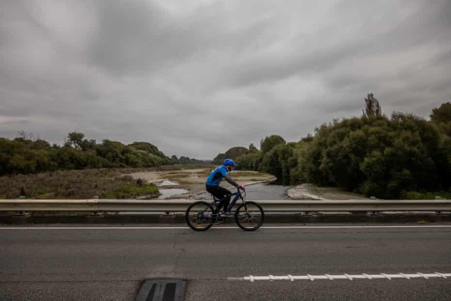 Temel Ataçocuğu cycles on Highway 1 arriving in Timaru, New Zealand after being discharged from hospital.