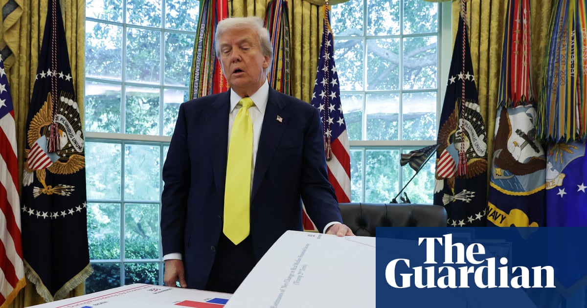Trump signs order to allow crypto and real estate investments in retirement plans