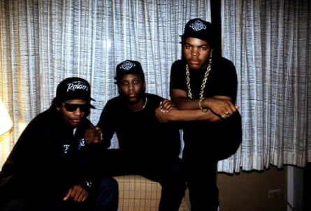 With NWA bandmates Eazy-E and MC Ren in February 1989.