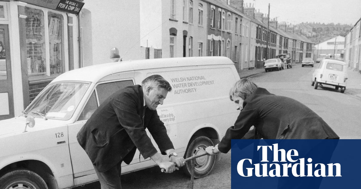 UK’s warm and dry April 1976 was a taste of scorching summer to come | Drought UK’s warm and dry April 1976 was a taste of scorching summer to come | Drought