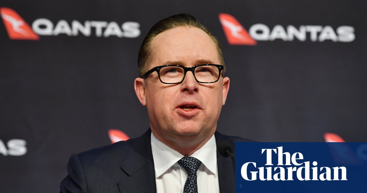 Qantas and Jetstar stand down 2,500 staff for two months due to border closures
