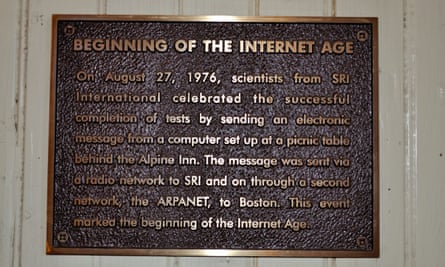 A plaque at Rossotti’s commemorating the August 1976 experiment.