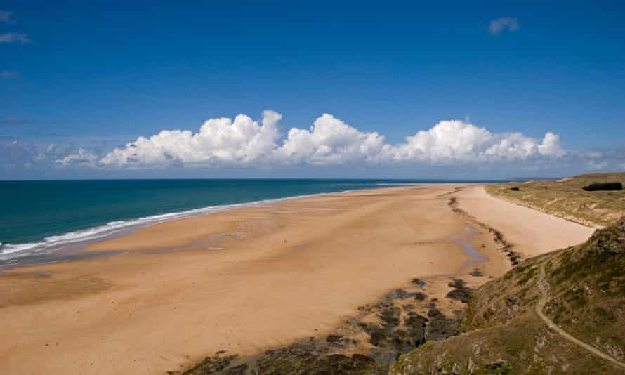 Empty Plage de la Vieille Eglise