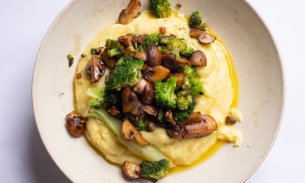 Nigel Slater’s quick-cooked polenta with mushrooms and broccoli