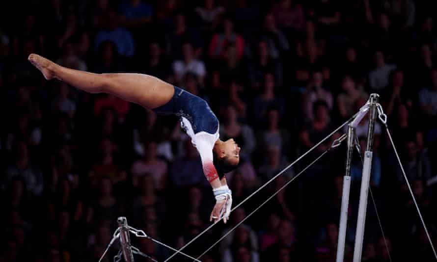 Becky Downie on uneven bars at 2019 World Championships in Stuttgart 2019