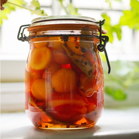 Autumn fruit pickle for cheese.