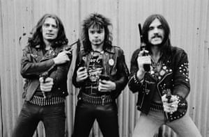 Motorhead pose with pistols in 1978