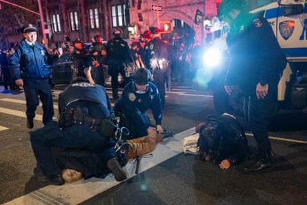 police arrest protesters