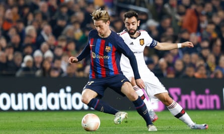 Frenkie de Jong eludes Bruno Fernandes in last year’s Europa League knockout round playoff. Under the new system Barcelona would not have dropped into the Europa League after Champions League elimination.