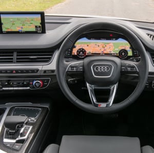 Audi Q7 interior