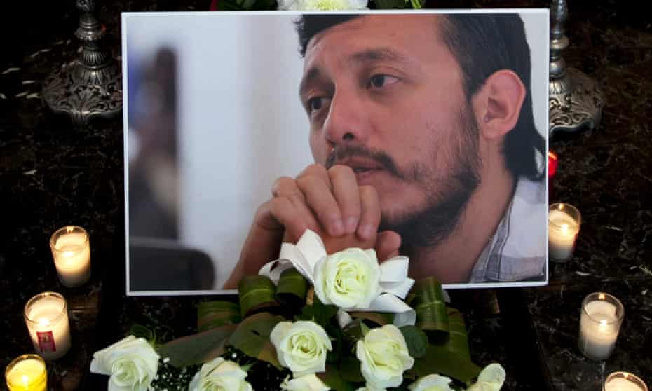 A photograph of murdered photojournalist Ruben Espinosa at his wake on 3 August 2015.