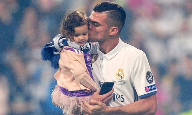 Pepe and his daughter, Emily, the day after the Champions League final against Juventus, during the celebration at the Bernabéu – his Real Madrid farewell