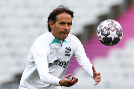 Inter manager Simone Inzaghi supervises training in Istanbul.