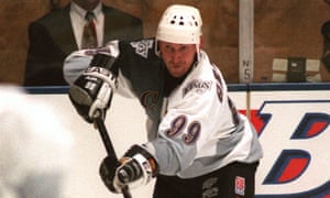 Wayne Gretzky wore this, and that’s just wrong. 