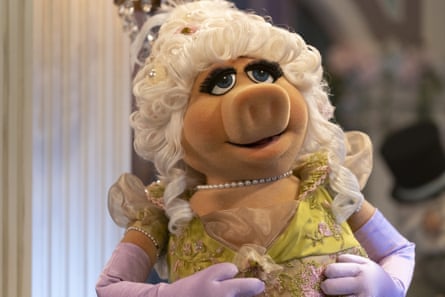 Missy Piggy in The Muppet Show Special on Disney+.