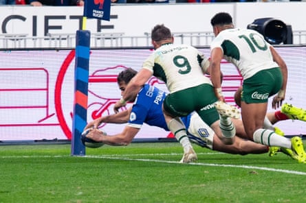 Damian Penaud goes over for a try against South Africa