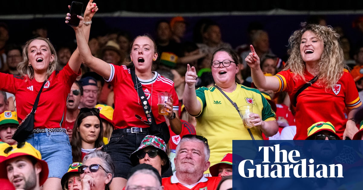 England fall to France and Wales make proud but painful debut Women's Football Weekly