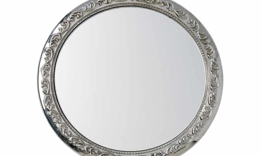 Silver Hand held mirrorB3FE27 Silver Hand held mirror