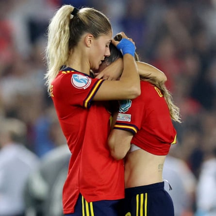 Spain’s Laia Aleixandri and Ona Batlle react after the match.