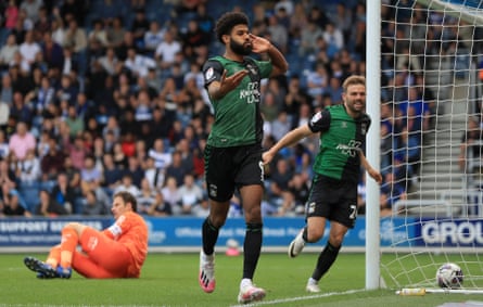 Ellis Simms celebrates his goal for Coventry.