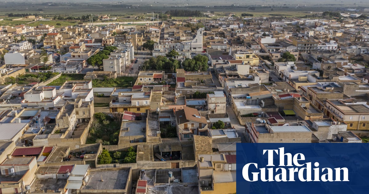 ‘Heads in the sand’: code of silence in Sicilian town that sheltered mafia boss