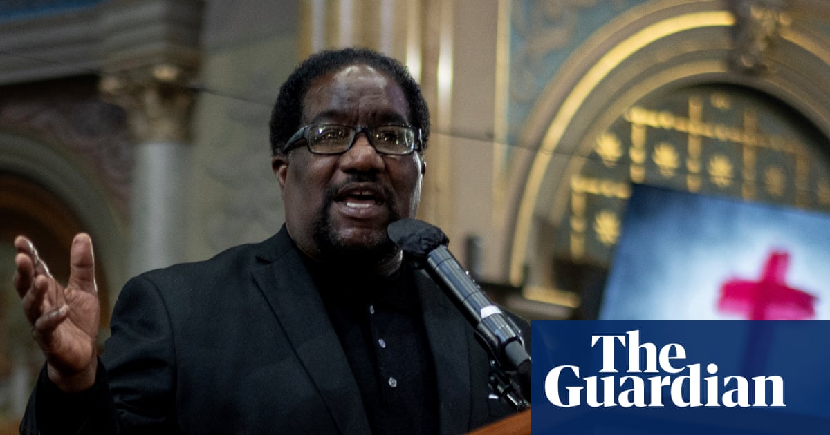 Chicago churches urge calm resistance as Trump threatens intervention