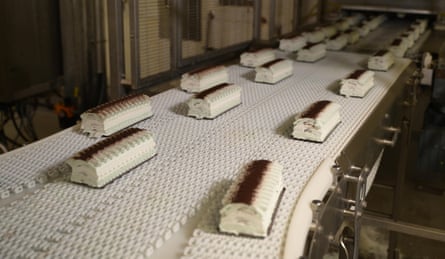 Conveyor belt of Viennetta ice creams in a factory in Gloucester, UK