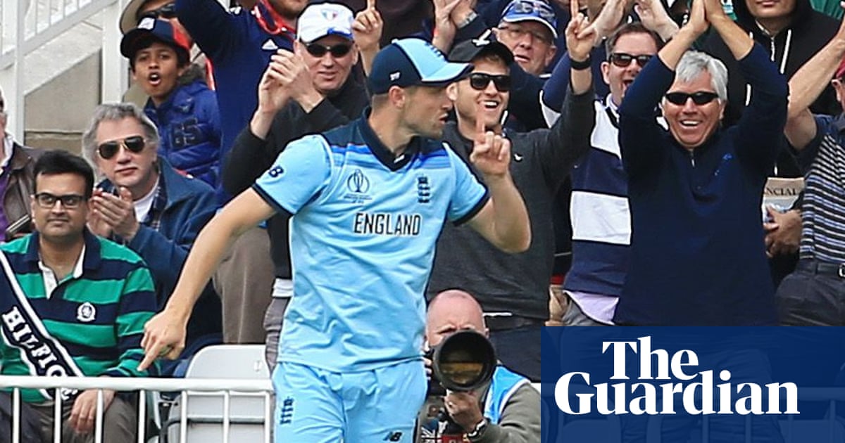 Woakes Silences Pakistan Fans But England Left With Little To
