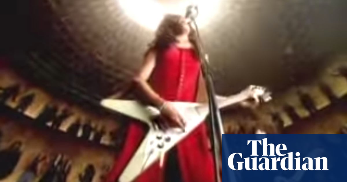 Lenny Kravitz 39 I Wanted A Red Suede Tunic Bell I Knew I Was Taking A Risk 39 Moad Uneath