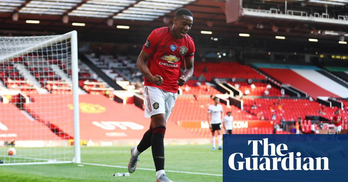Martial hat-trick powers Manchester United to win over Sheffield United