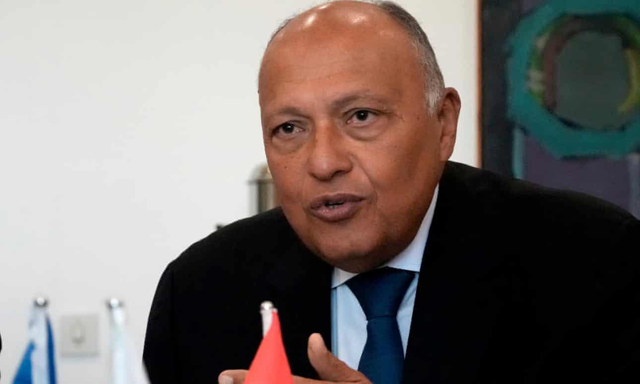 Egipto preparando áreas seguras para refugiados de Gaza, según el ministro de Relaciones Exteriores.